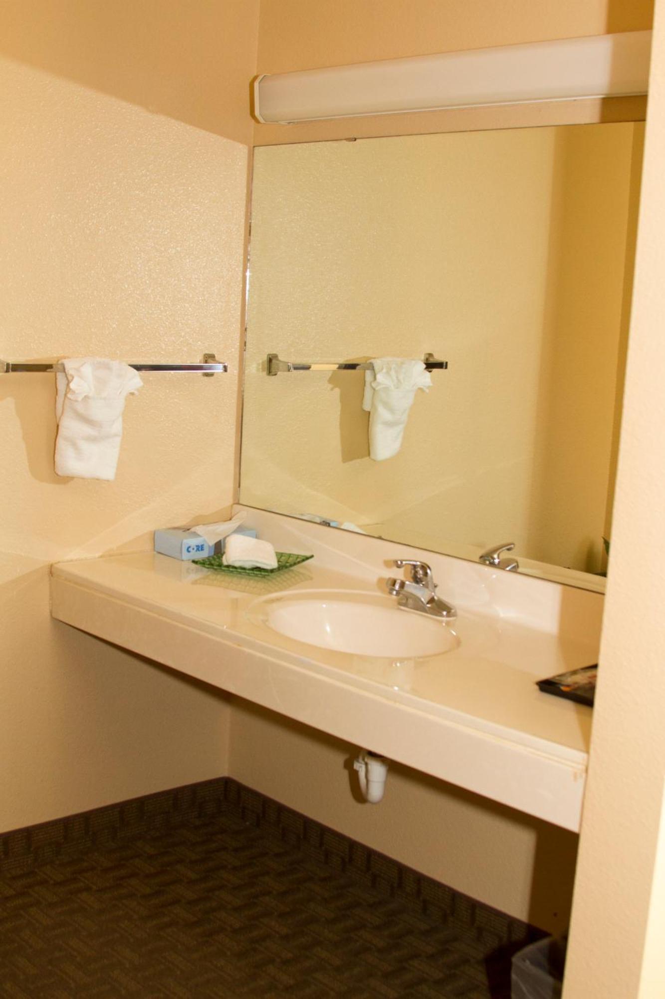 Cottonwood Inn & Suites Phillipsburg 部屋 写真