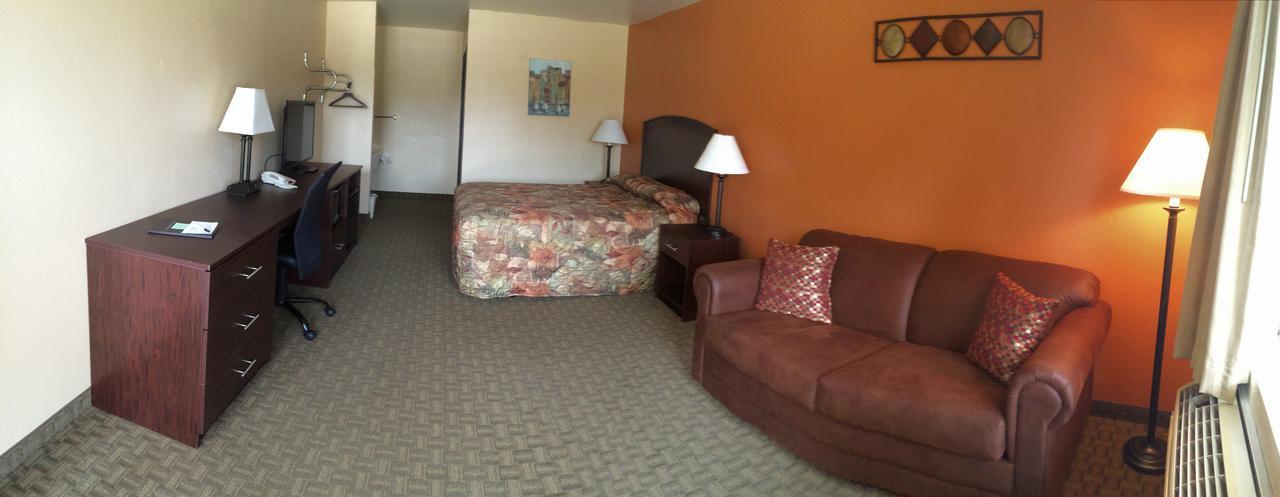 Cottonwood Inn & Suites Phillipsburg エクステリア 写真